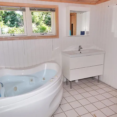 Dom wakacyjny Sena - 250m From The Sea By Interhome *